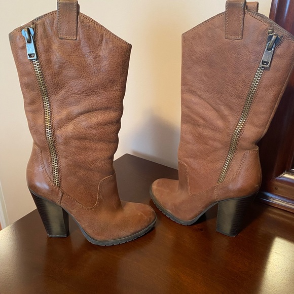 Jessica Simpson Boots - Picture 2 of 9
